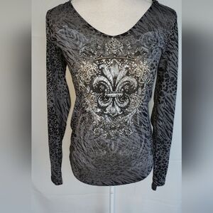 Long sleeve top with burnout design. Size Large